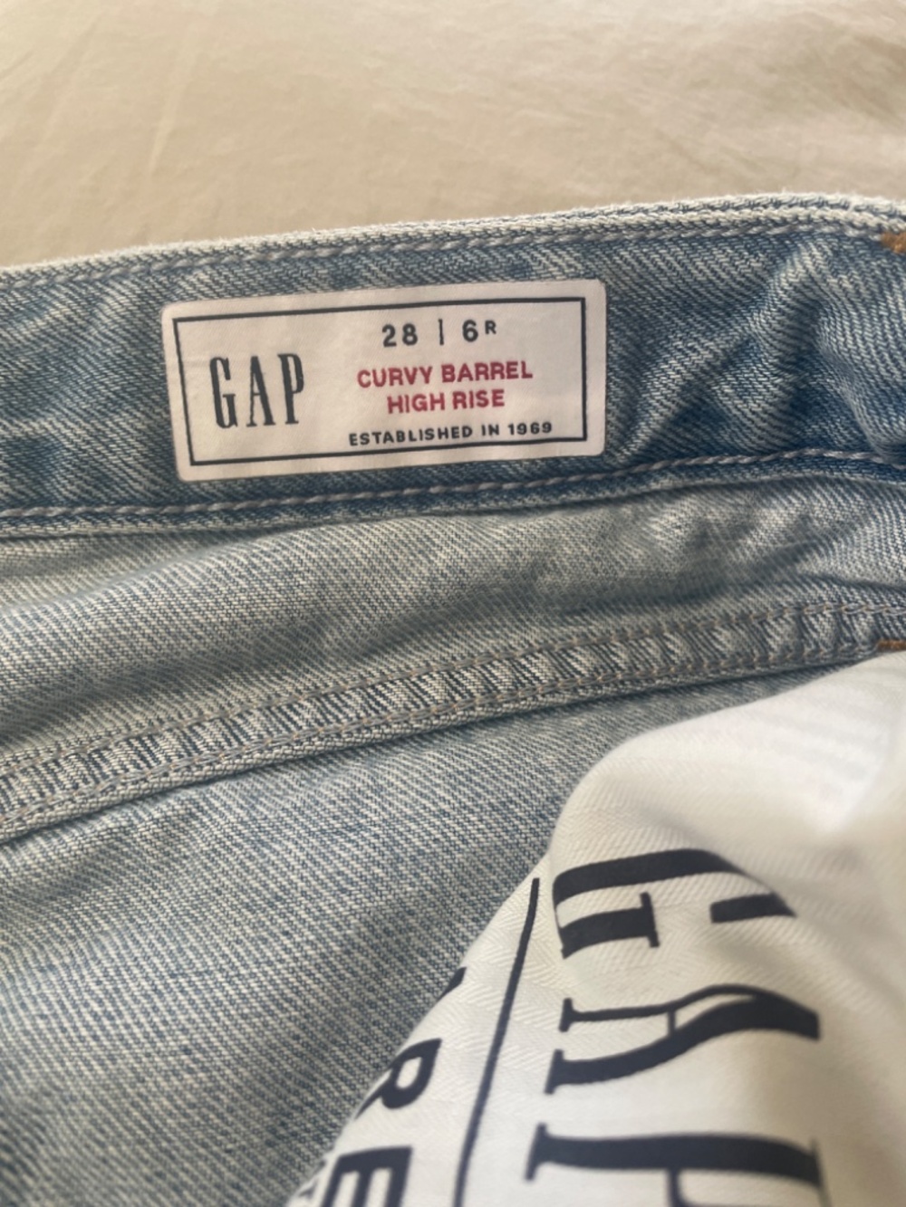 Womens Gap Curvy Barrel High Rise jeans - Picture 3 of 3